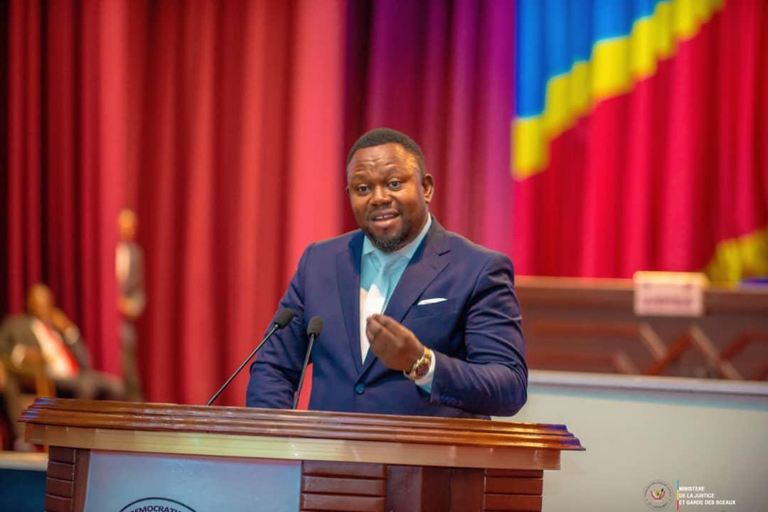 Le ministre des Droits humains Samuel Mbemba devant les élus nationaux [ Photo d'illustration]