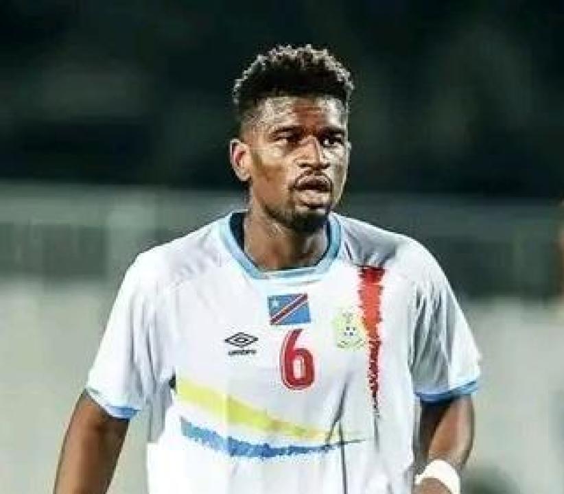 Aaron Tshibola sous les couleurs de la RDC.