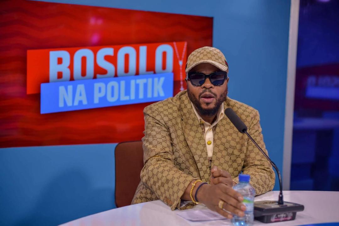 JB Mpiana sur le plateau de Bosolo na Politik