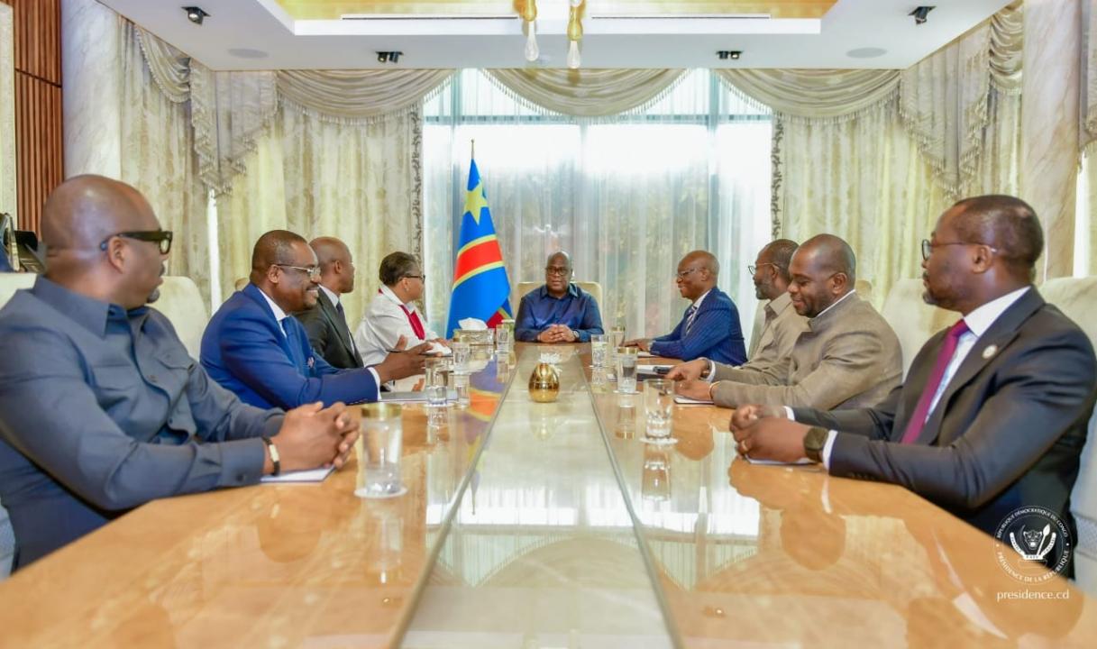 Le Président Félix Tshisekedi en réunion avec quelques membres du gouvernement et d'autres experts [photo d'illustration]