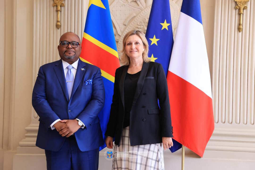 Le speaker de la chambre basse du Parlement, Aimé Boji, et son homologue française, Yaël Braun-Pivet, jeudi 28 mai 2026