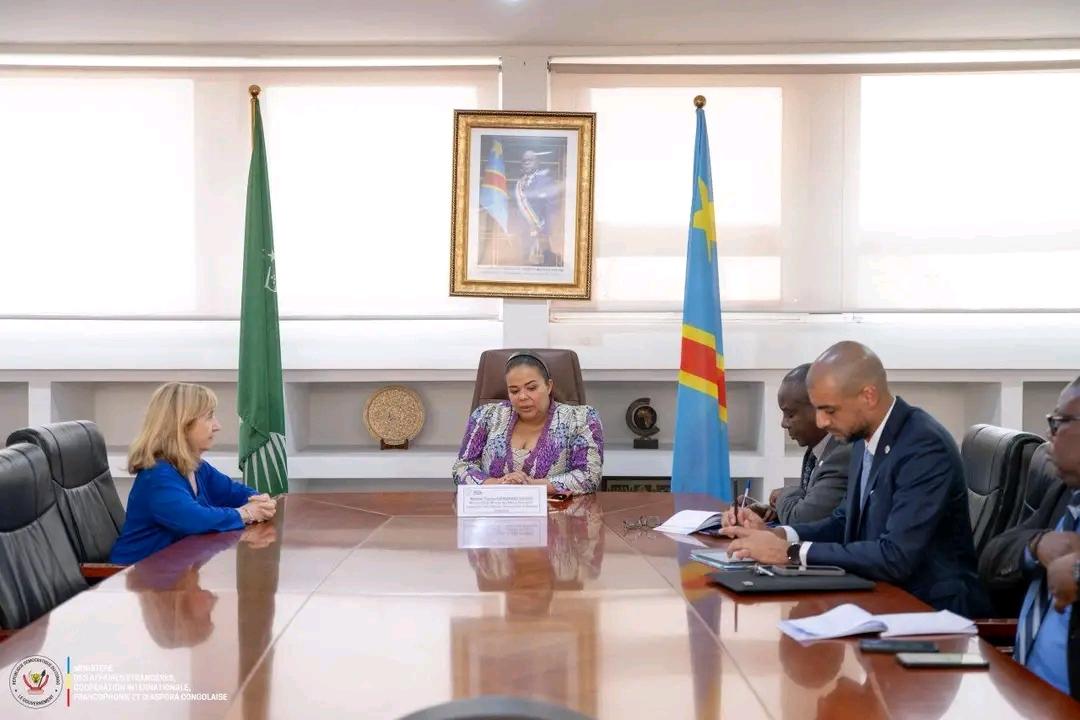 La ministre Thérèse Kayikwamba Wagner reçoit en audience Mme María del Carmen Díez Orejas, ambassadrice du Royaume d’Espagne en RDC 