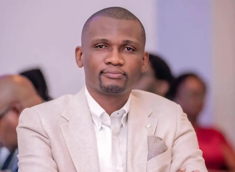 Le journaliste Gauthier Sey 