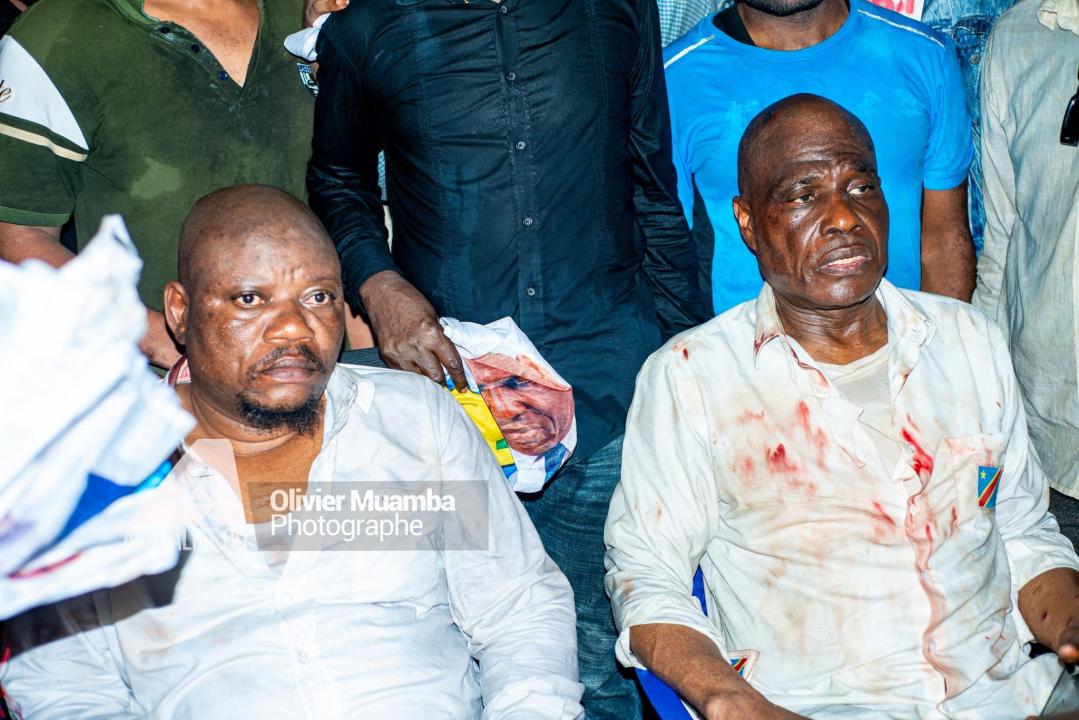 Kabund et Fayulu après leur agression lors du sit-in de l’opposition au Palais du Peuple [📷 droits de tiers]