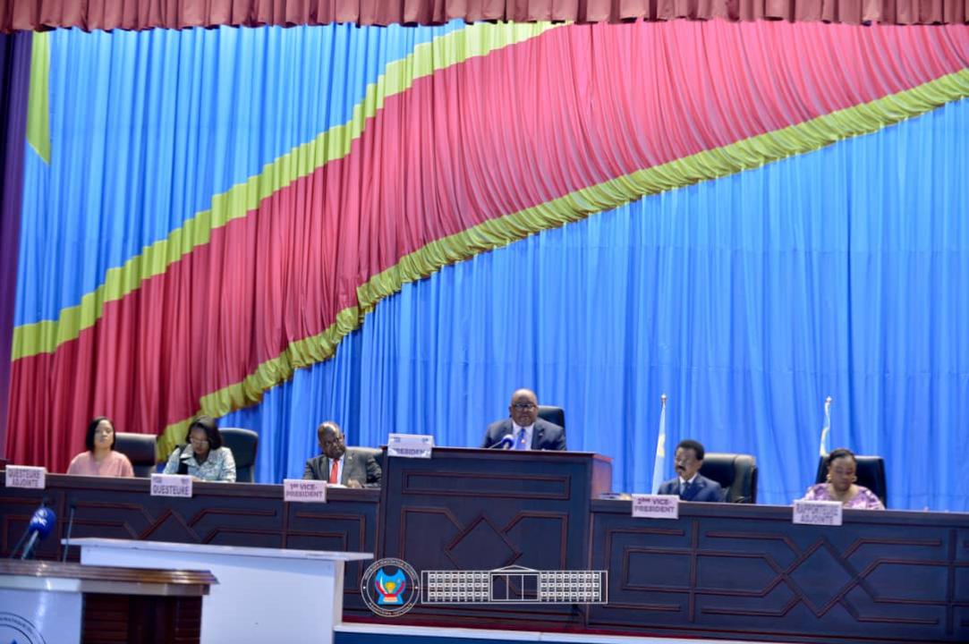 Les membres du bureau de l’Assemblée nationale sous la présidence de Aimé Boji Sangara 