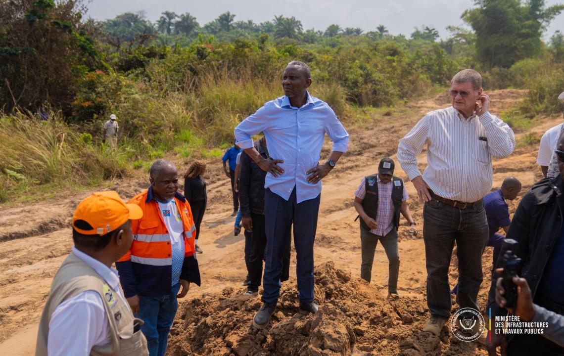 Le ministre John Banza Lunda inspecte la RN1 et les corridors routiers dans le cadre de la poursuite de la caravane des infrastructures