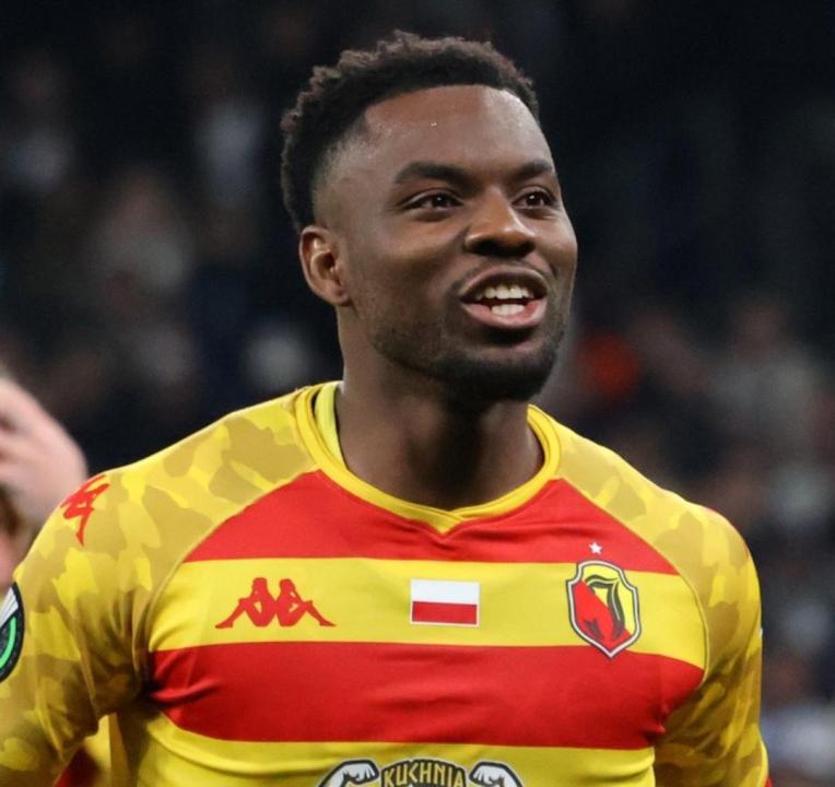 Afimico Pululu sous les couleurs de son club Jagiellonia Białystok