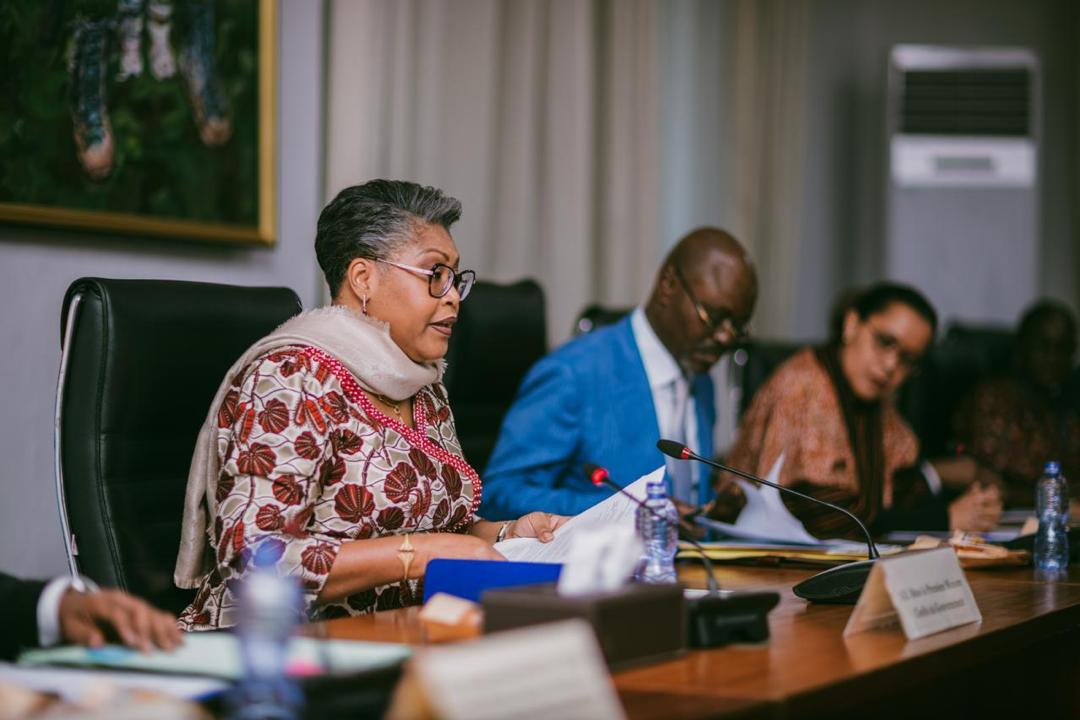 La Première ministre Judith Suminwa reçoit les premières conclusions de l’IGF sur l’audit de la paie des agents publics en RDC