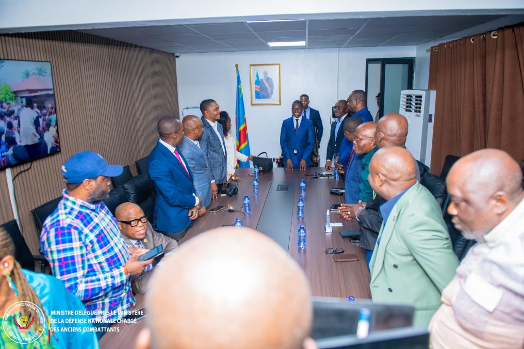 Le ministre délégué Eliezer Ntambwe Mposhi et les élus nationaux de Kinshasa, vendredi 05 juin 2026
