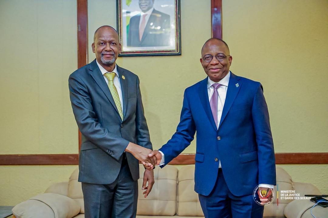 Le ministre de la Justice Guillaume Ngefa et le secrétaire exécutif de la SADC, Elias Magosi [photo d'illustration]