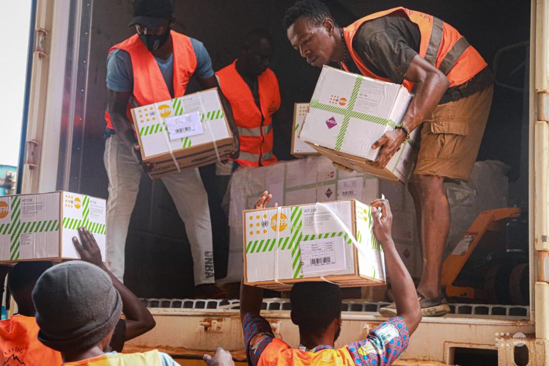 UNFPA renforce la riposte contre Ebola dans la province de l’Ituri avec 10 tonnes de Kits de santé reproductive