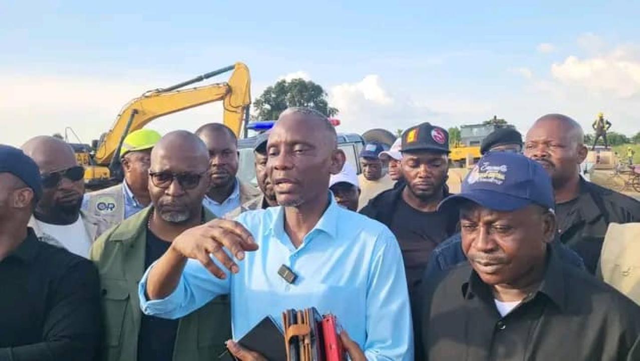 Le ministre des Infrastructures et Travaux publics, John Banza