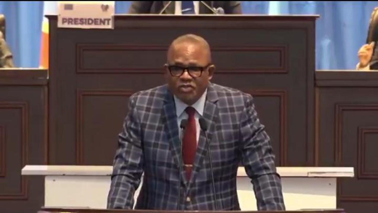 L'un des initiateurs de la loi référendaire, Peter Kazadi, député national, élu de l'UDPS, lors de son intervention en plénière, ce mardi 09 juin 2026