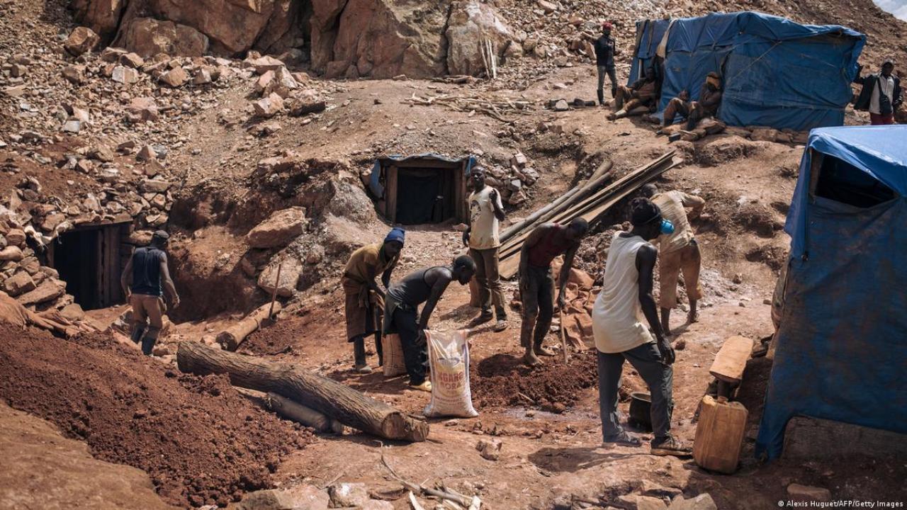 Les creuseurs artisanaux travaillant dans une mine de coltan [photo d'illustration]