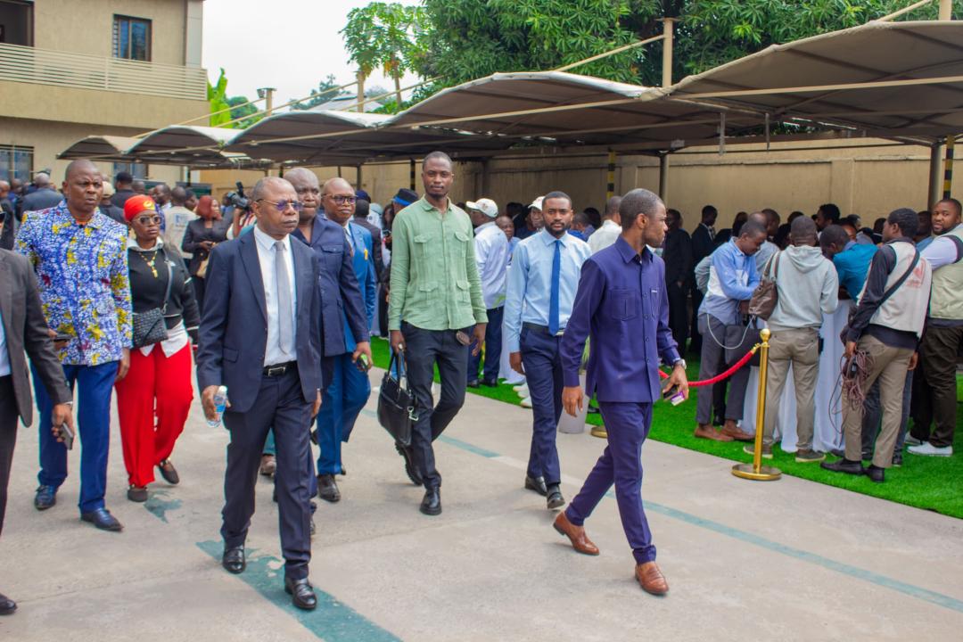 Le PCA sortant du FOMIN, Léon Mubikayi après remise et reprise avec la nouvelle équipe dirigeante