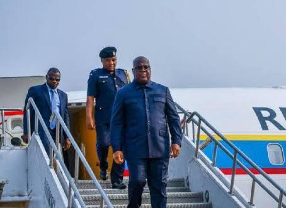 Félix Tshisekedi et ses gardes du corps à la descente d'avion. [Photo d'illustration]