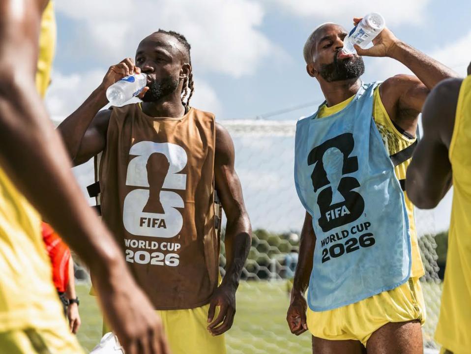 Cédric Bakambu et Fiston Kalala Mayele, attaquants des Léopards de la RDC lors d'une séance d'entraînement avant d'entamer la Coupe du monde 2026.