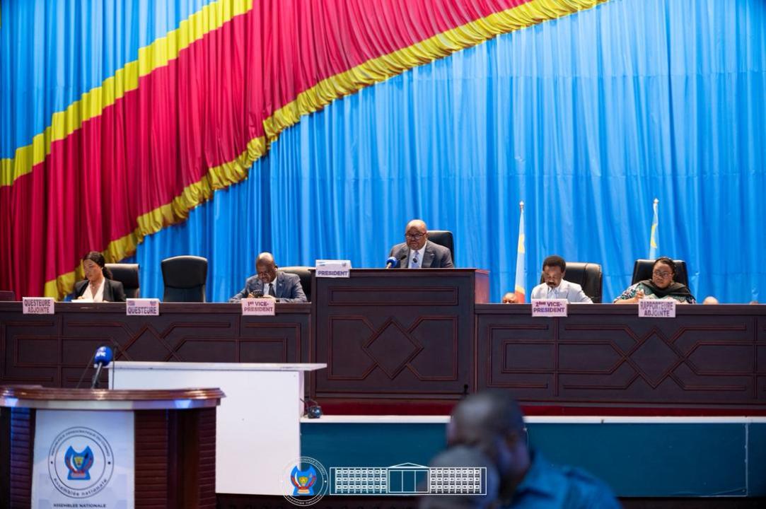 Le bureau de la Chambre basse du Parlement, lors de la clôture de la session de mars 2026
