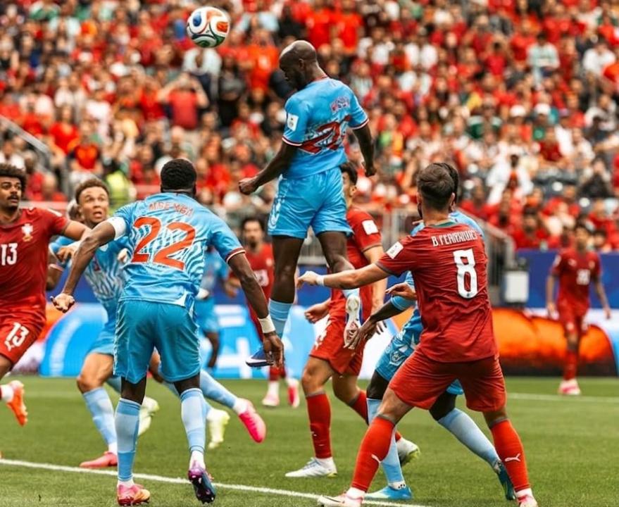 Wissa marquant le premier but de la RDC en Coupe du monde contre le Portugal