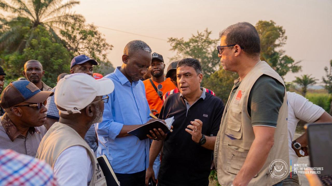 Le ministre John Banza Lunda évalue l’avancement des travaux sur la RN1 Tshikapa-Kananga