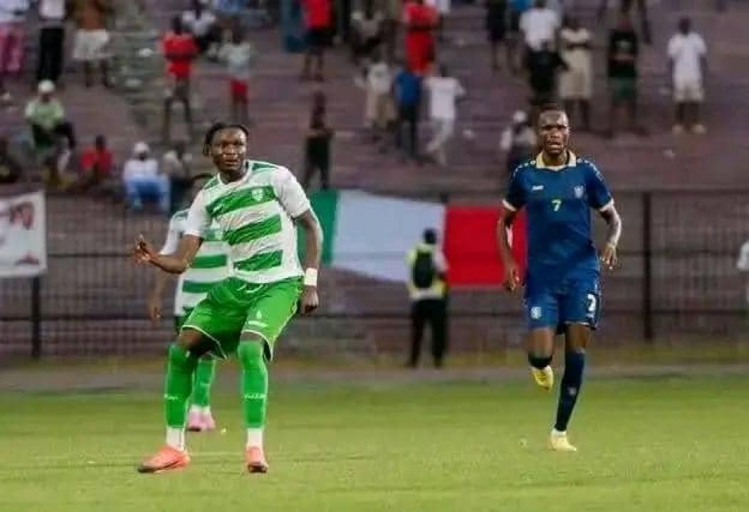 Un joueur du DCMP et celui du FC les Aigles du Congo. [Photo d'illustration]