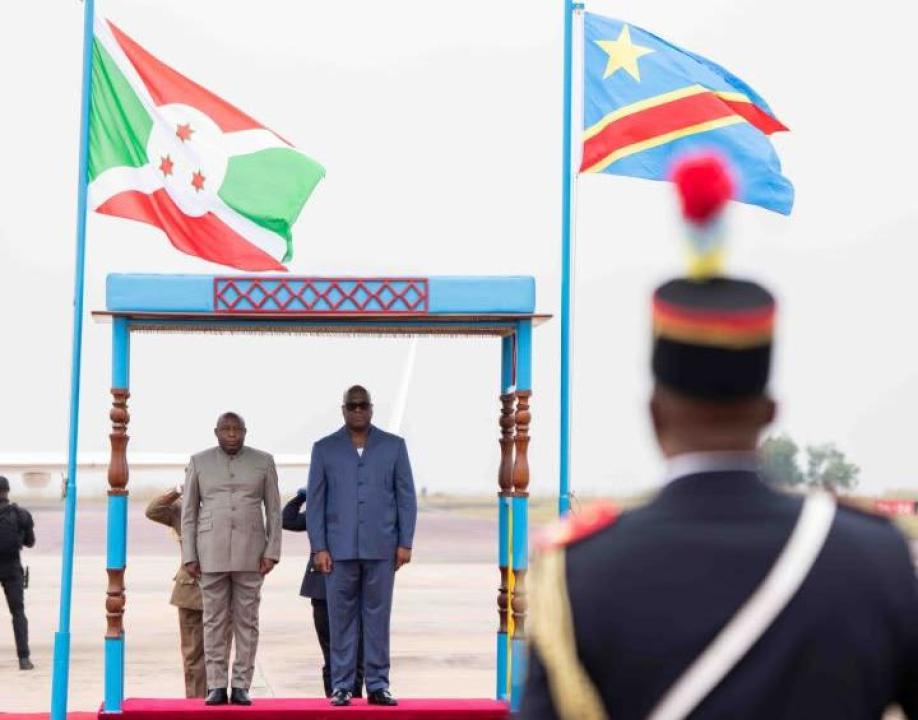 Acceuil du président burundais Évariste Ndayishimiye à Kinshasa par son homologue Félix Tshisekedi