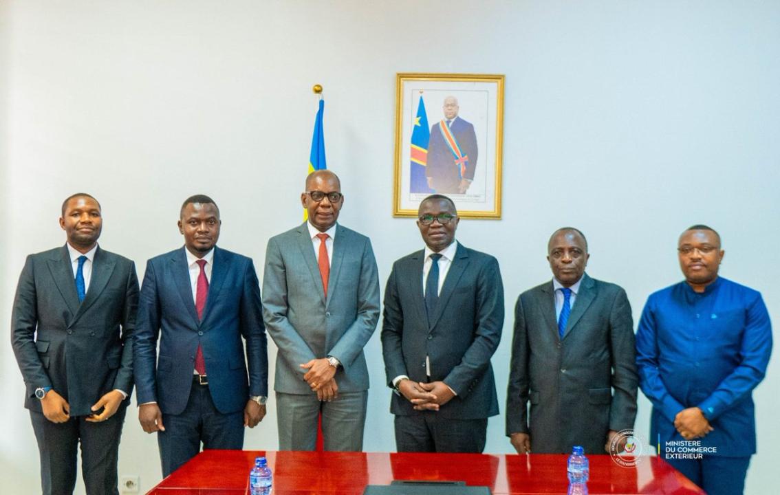 Le ministre Julien Paluku Kahongya après une séance de travail avec la Direction générale de l’ACGT