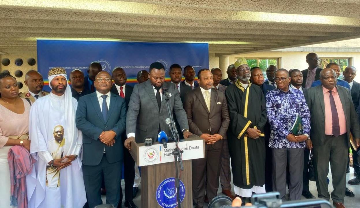 Le ministre des Droits humains Samuel Mbemba lors de la restitution de la réunion avec les acteurs politiques et sociaux