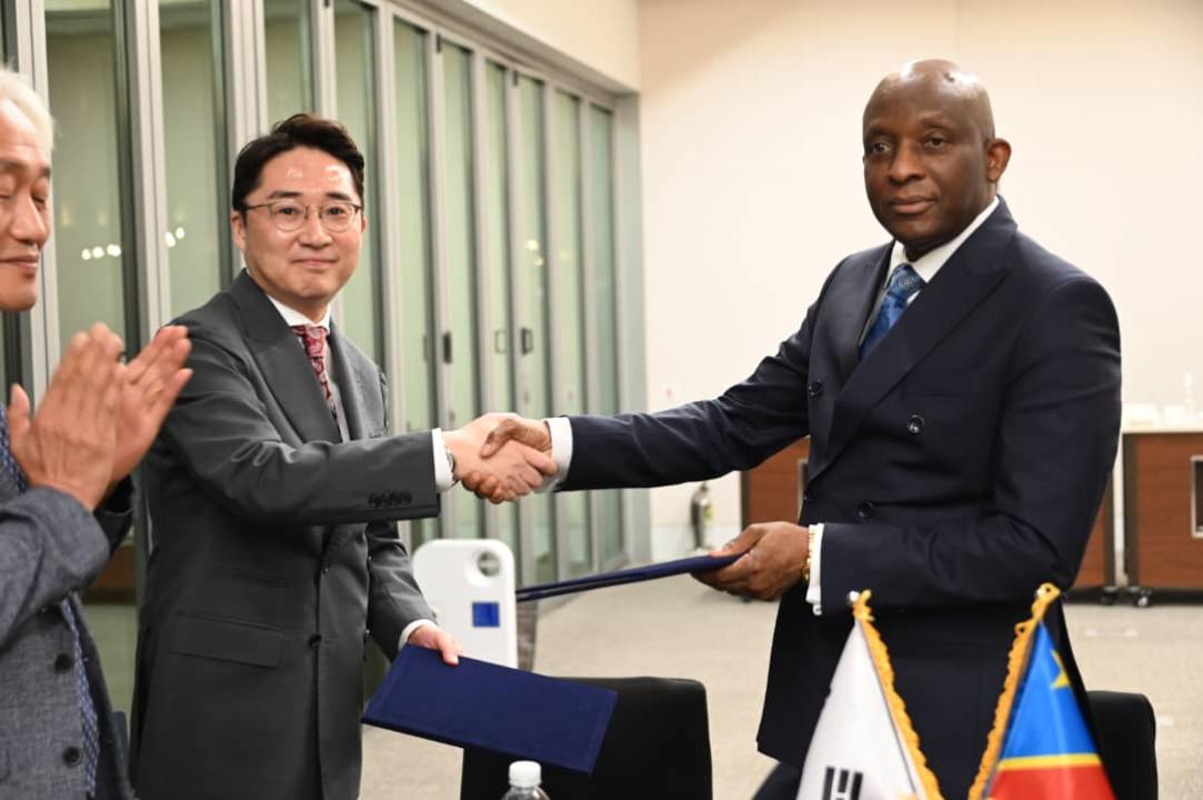 Robert Niondo, élu du Kongo-Central, scelle avec des Sud-Coréens un partenariat pour une centrale solaire de 10 MW à Muanda, extensible à 100 MW