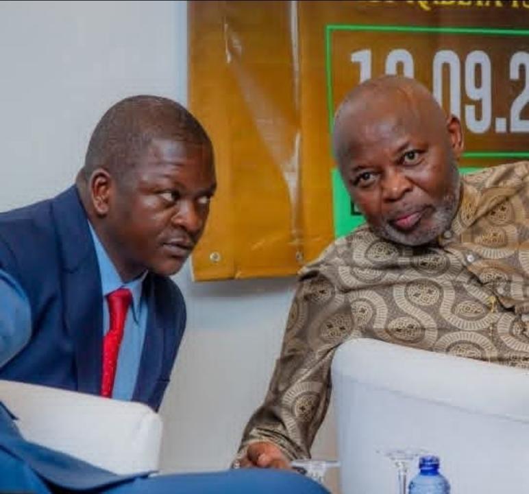 Ahmed Kasongo reçoit les instructions de Vital Kamerhe, Président de l’assemblée nationale