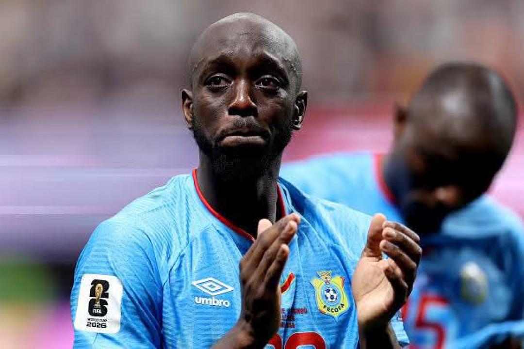 L'attaquant congolais Yoane Wissa en larmes après la défaite de la RDC face à l'Angleterre en 16e des finales de la Coupe du monde 2026