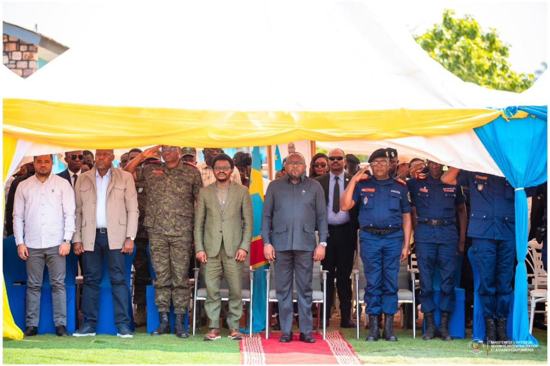 Le VPM Jacquemain Shabani aux côtés des autorités provinciales. [Photo d'illustration ]