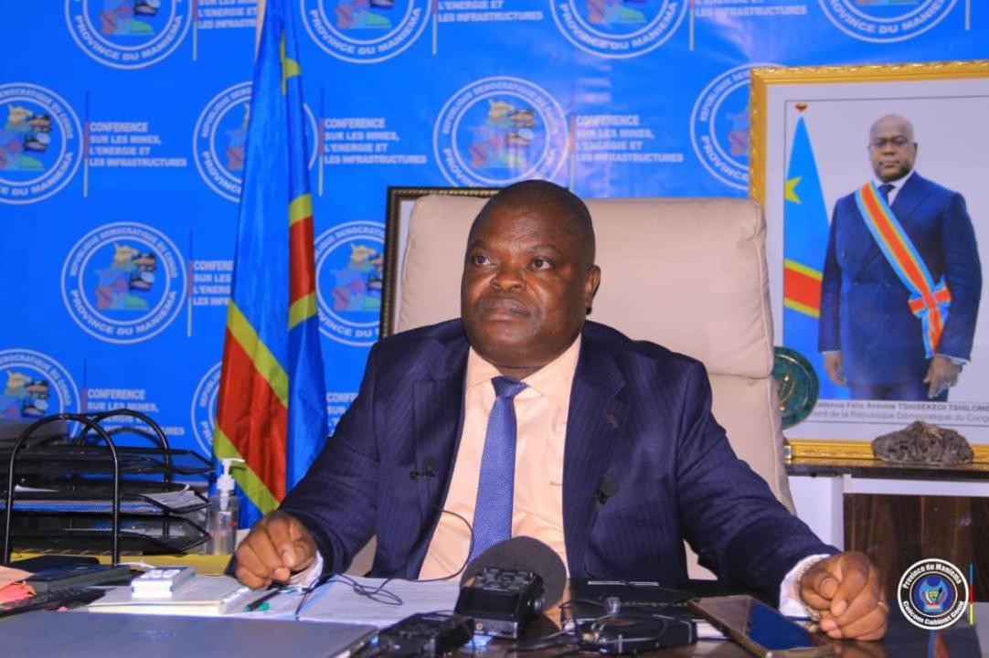 Le gouverneur du Maniema, Moussa Kabwankubi, dans son bureau du travail, à Kindu