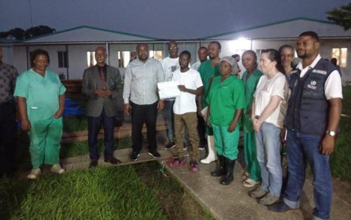 Le premier patient guéri d’Ebola quitte le centre de traitement de Kisangani