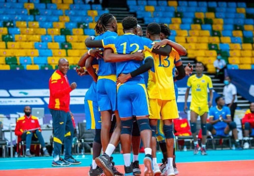 Les Léopards volleyball messieurs célèbrent leur but face aux lions indomptables du Cameroun à la CAN Kigali 2021.