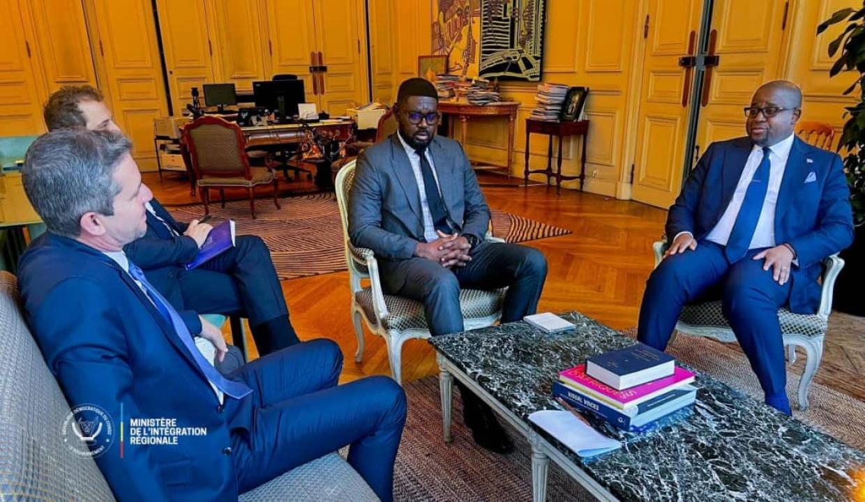 Floribert Anzuluni,  l’émissaire du président Félix Tshisekedi reçu à l’Élysée