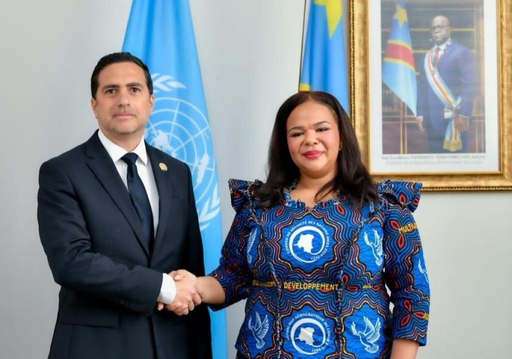 La ministre des Affaires étrangères Thérèse Kayikwamba Wagner, avec son homologue équatorien, Roberto Kury Pesantes [photo d'illustration]