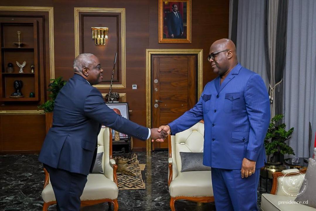 Le chef de l'État Félix Tshisekedi et l'IGF Christophe Bitasimwa, chef de service, jeudi 23 juillet 2026
