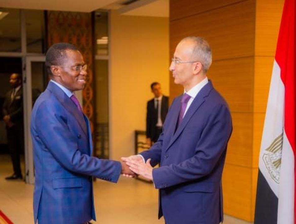 Le ministre délégué Eliezer Ntambwe et l'ambassadeur égyptien Hesham El Makwad, jeudi 24 juillet 2026
