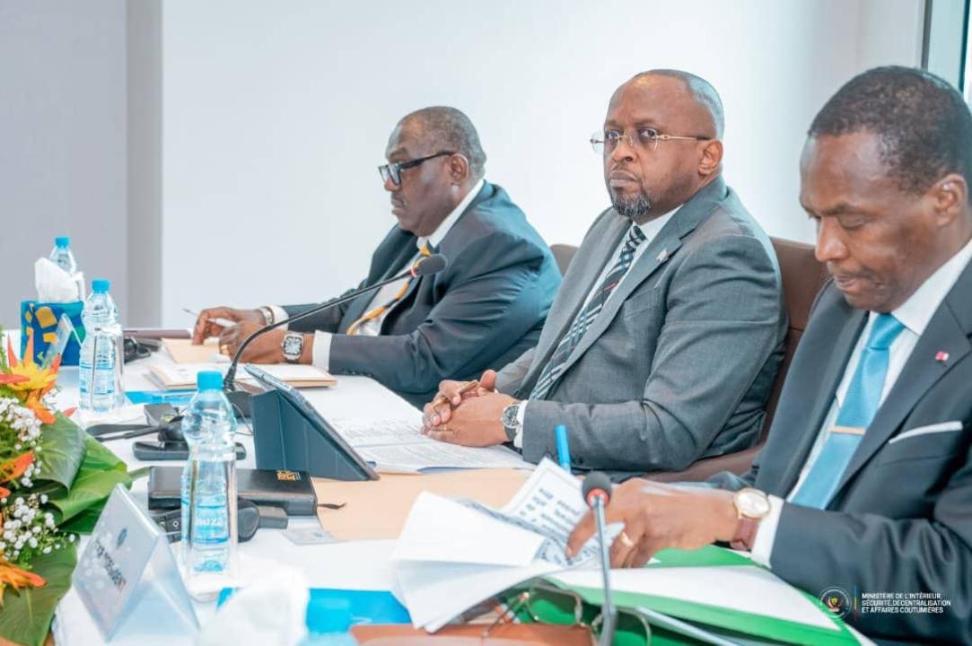 Le VPM Jacquemain Shabani préside une réunion stratégique du COPAX à Libreville, au Gabon [photo d'illustration]