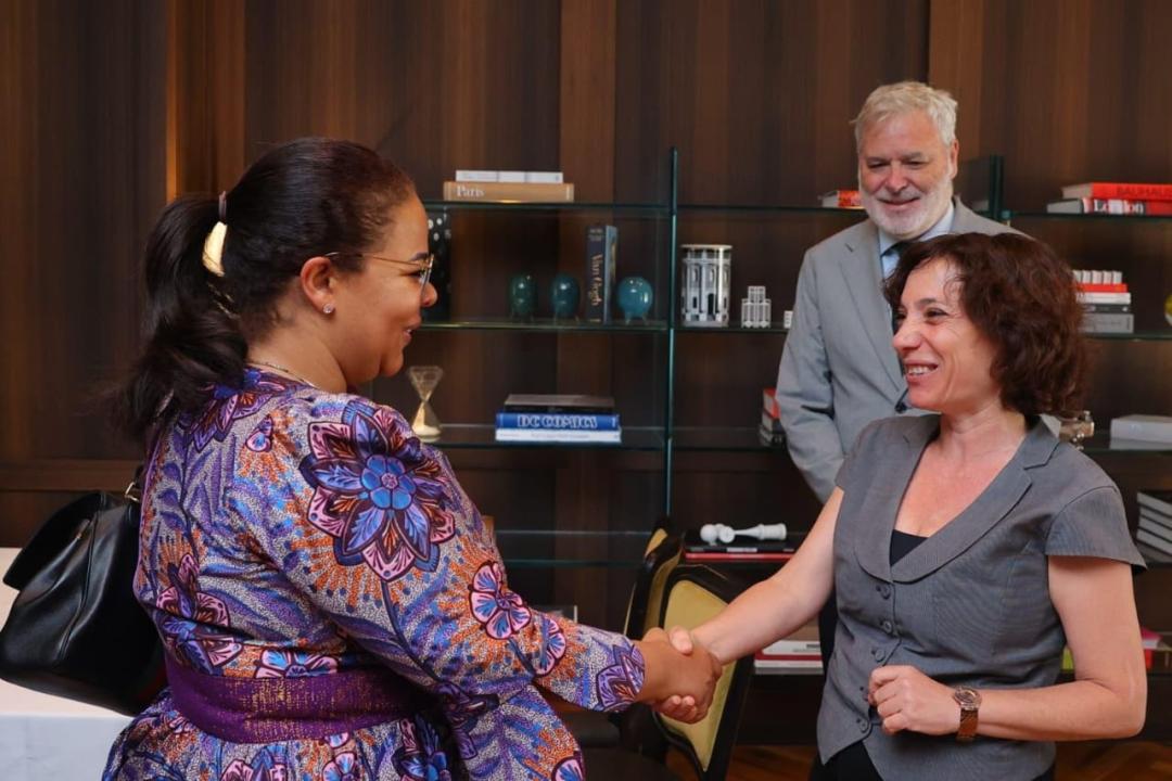 Hamutal Rogel, cheffe du Bureau de la formation et du développement du personnel au sein de la diplomatie israélienne, reçoit Thérèse Kayikwamba Wagner, ministre des Affaires étrangères de la RDC [photo d'illustration]