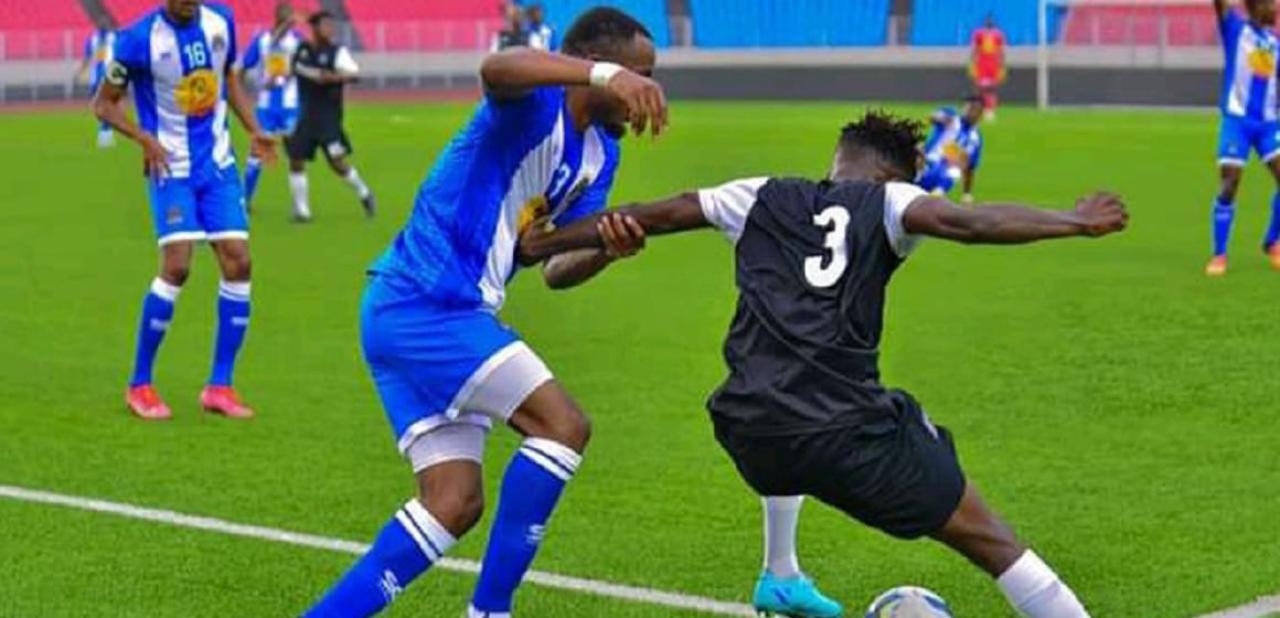 Un joueur du TP Mazembe en duel avec un autre de l’AC Rangers [photo d'illustration]