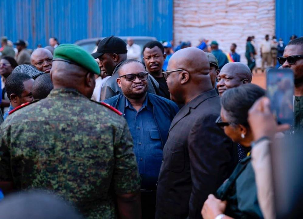 Le Président de la République, Félix Tshisekedi, s'informe auprès du ministre des Finances, Doudou Fwamba, sur le financement des chantiers publics à Kaniama-Kasese