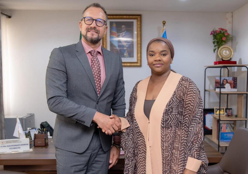 Petr Selepa, l'ambassadeur extraordinaire et plénipotentiaire de la République tchèque en RDC, reçu par la vice-ministre des Affaires étrangères,  Noëlla Ayeganagato Nakwipone