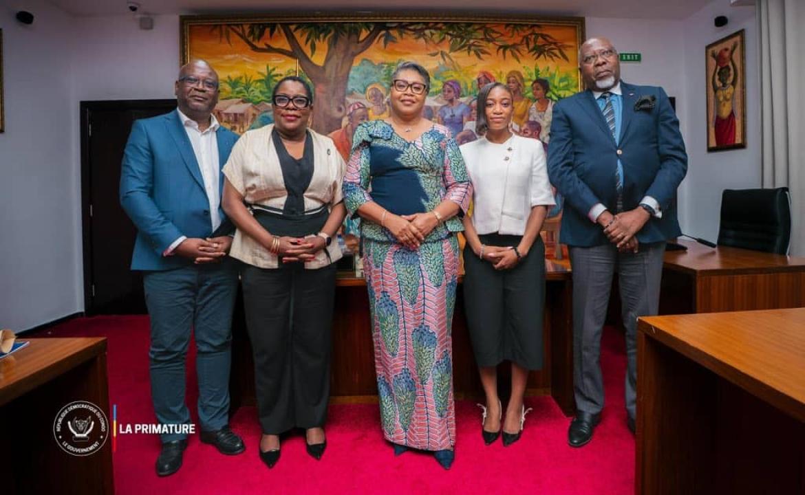 La Première ministre Judith Suminwa au sortir des échange avec une délégation du collectif des élus français originaires de la RDC