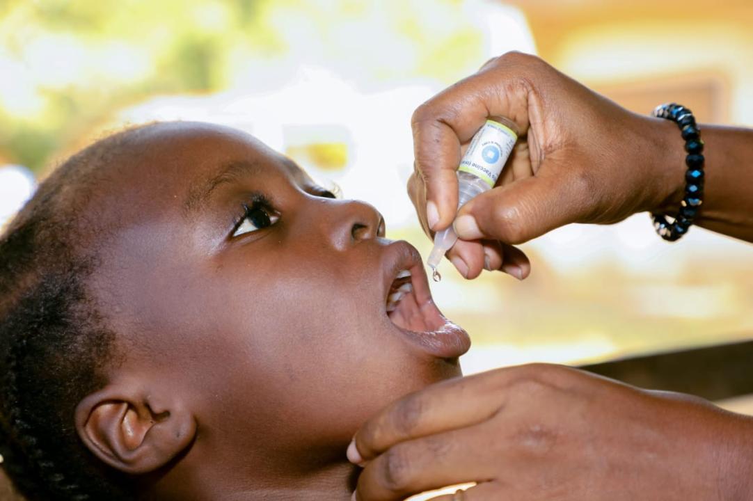 Un enfant qui reçoit un vaccin contre la rougeole [photo d’illustration]
