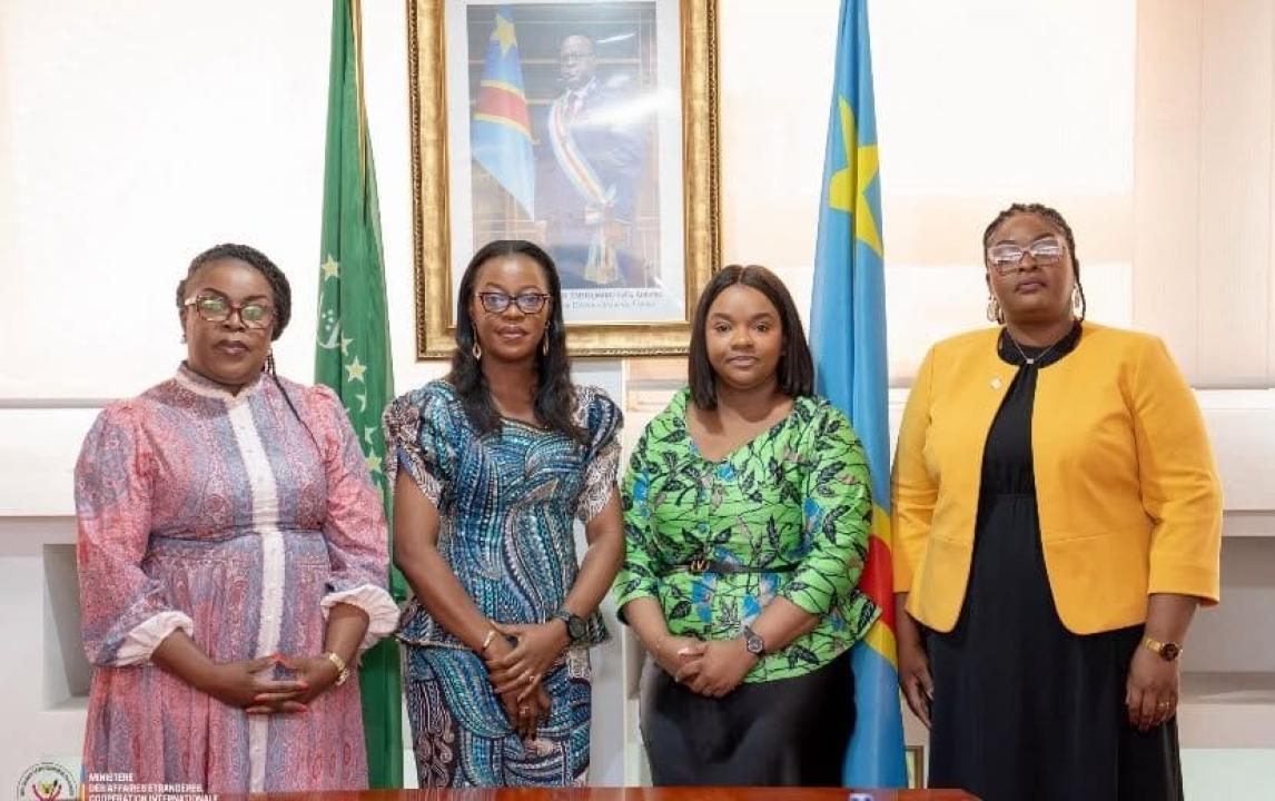 La vice-ministre des Affaires étrangères, Noëlla Ayeganagato et la délégation de la Commission nationale des femmes entrepreneures [photo d'illustration]