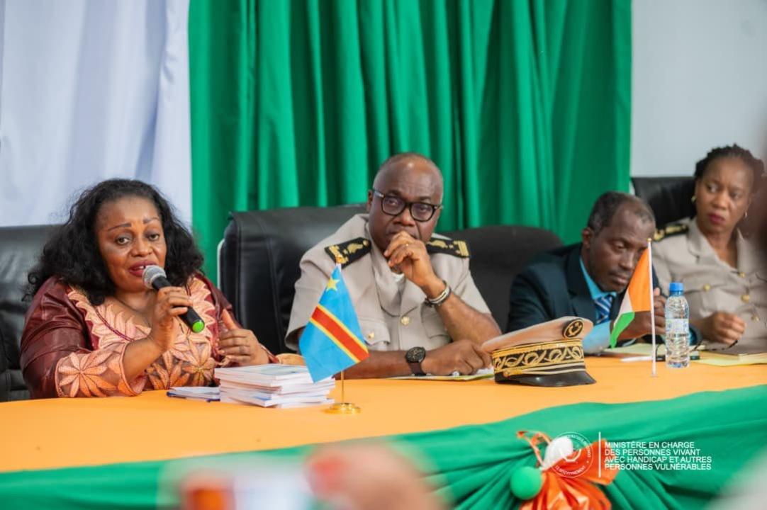Irène Esambo, ministre en charge des Personnes vivant avec handicap de la RDC, aux côtés d’autres personnalités de la Côte d’Ivoire [photo d’illustration]