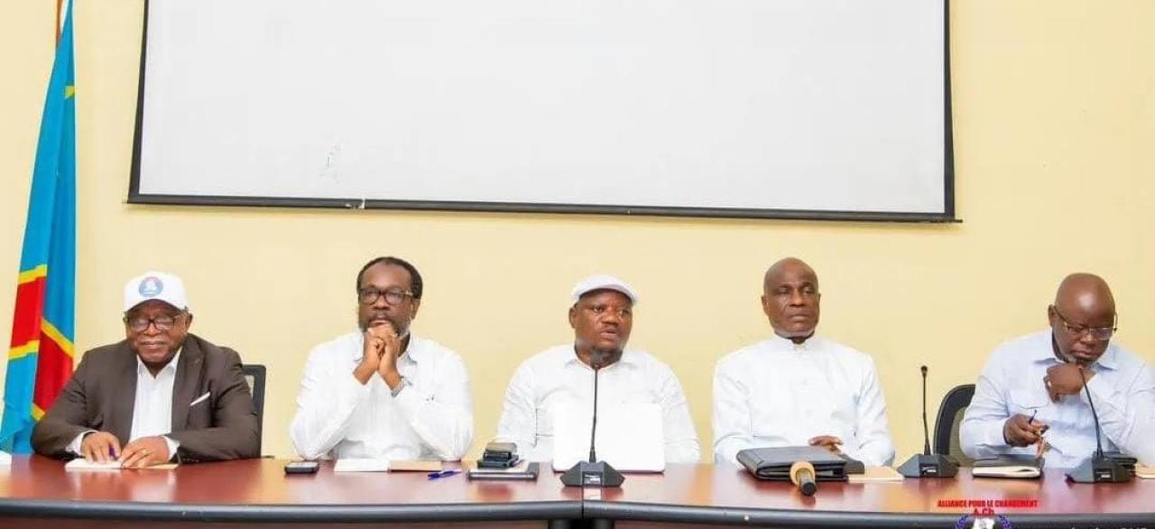 Les leaders de la C64 lors d'une conférence de presse, à Kinshasa