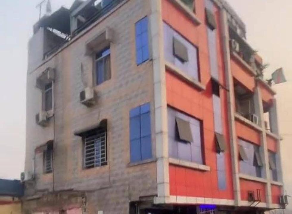 Une auberge construit sur une emprise publique sommée d'un ultimatum de démolition par l'Hôtel de Ville de Kinshasa